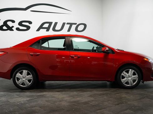 Used 2017 Toyota Corolla LE FWD image 8