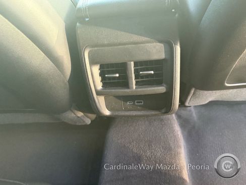 Used 2025 Cadillac XT4 Premium Luxury image 17