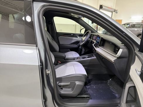 New 2026 Volkswagen Tiguan SE R-Line AWD/4WD image 37