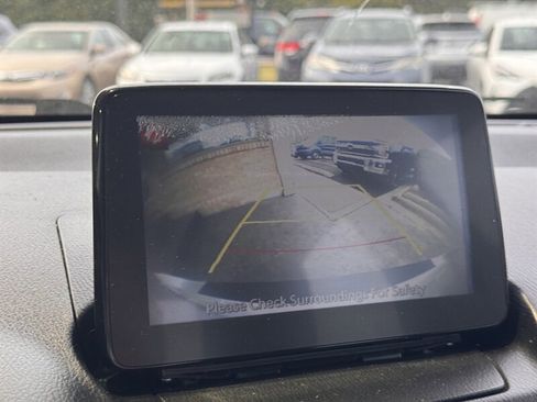 Used 2019 Toyota Yaris LE image 22