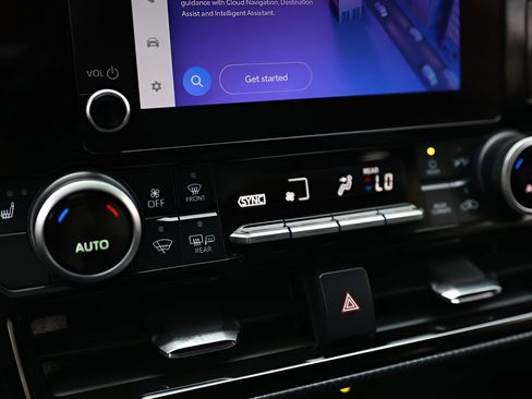 Used 2024 Toyota Highlander XSE FWD image 46