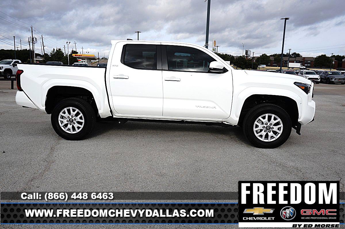 Used 2024 Toyota Tacoma SR5 RWD image 40