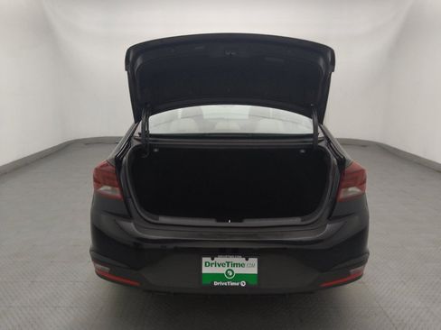 Used 2019 Hyundai Elantra SE FWD image 29