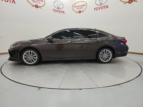 Used 2019 Toyota Avalon Limited FWD image 5