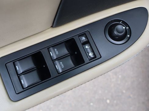 Used 2014 Chrysler 200 Limited FWD image 27