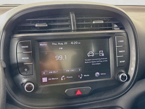 Used 2025 Kia Soul LX w/ LX Technology Package FWD image 13