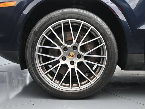 Used 2022 Porsche Cayenne AWD/4WD image 7
