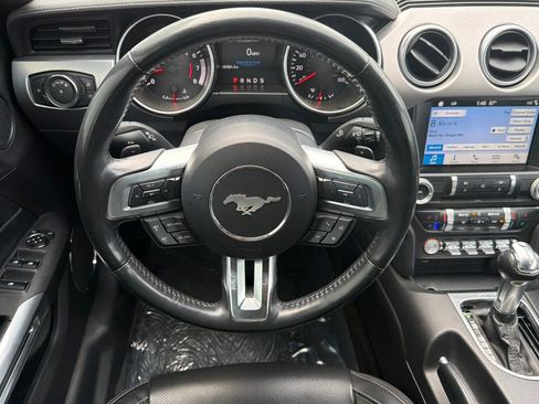 Used 2018 Ford Mustang Premium image 14