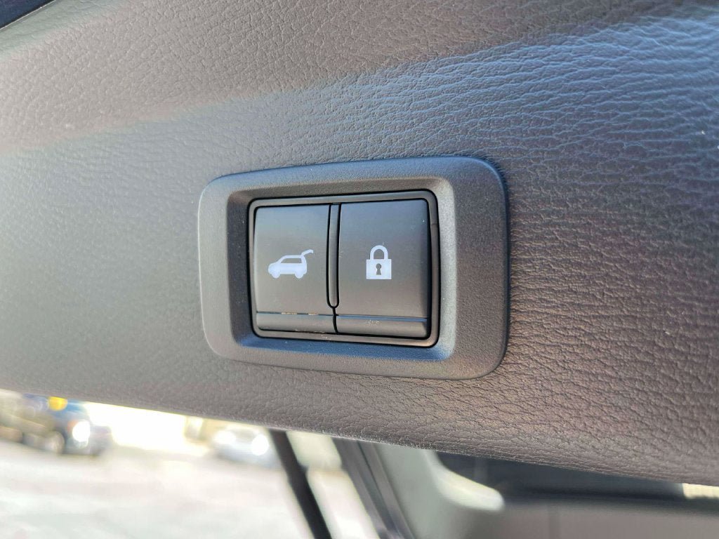 Used 2024 Mitsubishi Outlander SE AWD/4WD image 18