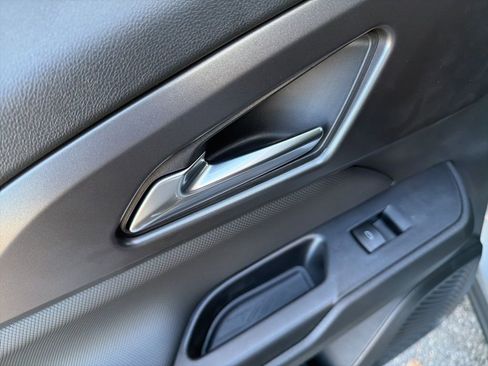 New 2026 Chevrolet Equinox EV LT image 31