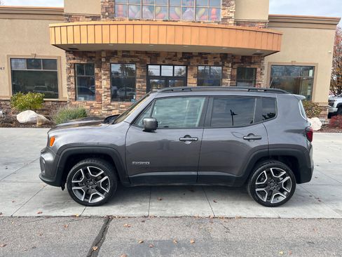 Used 2021 Jeep Renegade Latitude w/ Luxury Group I image 2