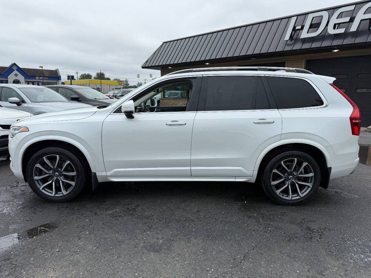 Used 2016 Volvo XC90 T6 Momentum w/ Momentum Plus Package AWD/4WD image 8