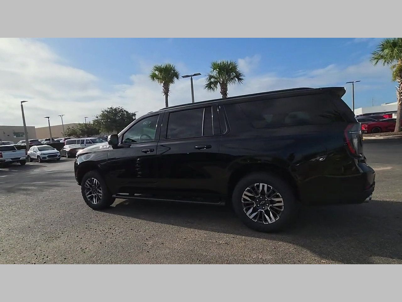 New 2026 Chevrolet Suburban Z71 w/ Z71 Off-Road Package AWD/4WD image 24
