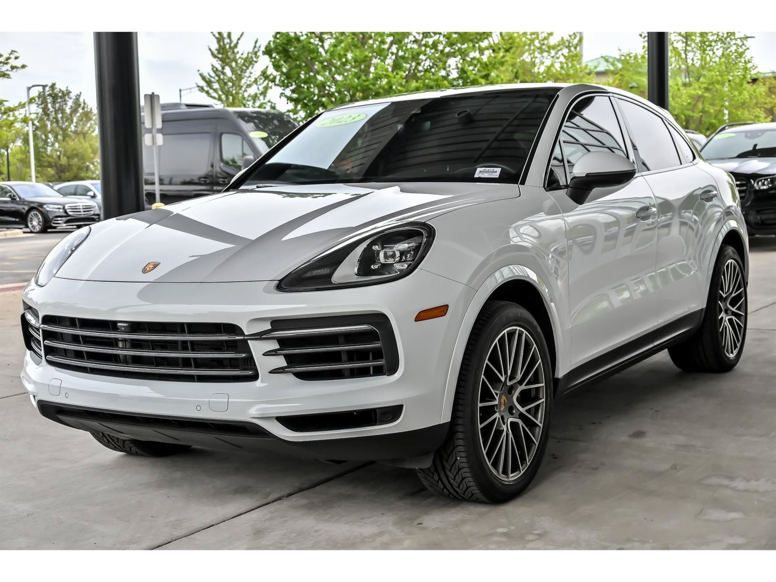 Used 2023 Porsche Cayenne Platinum Edition AWD/4WD image 5