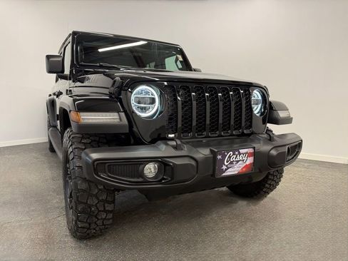 Used 2022 Jeep Gladiator Willys image 8