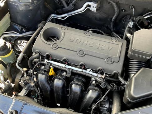 Used 2010 Hyundai Santa Fe GLS image 30