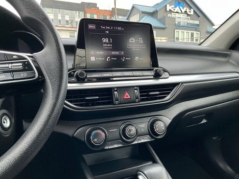 Used 2023 Kia Forte LXS w/ LXS Technology Package image 16