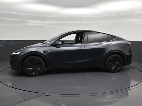 Used 2026 Tesla Model Y 2WD image 7