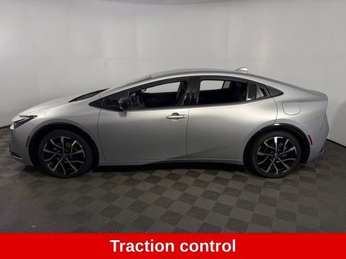 Used 2025 Toyota Prius Plug-In Hybrid image 5