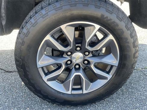 Used 2024 GMC Canyon Elevation w/ Elevation Premium Package image 9