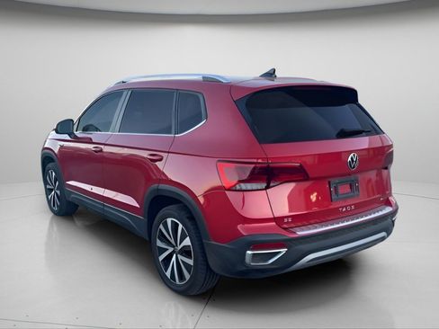 Used 2023 Volkswagen Taos SE w/ Panoramic Sunroof Package image 11