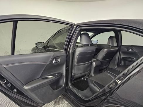 Used 2017 Honda Accord Sport image 17