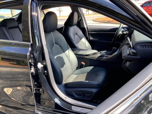 Used 2024 Toyota Camry XSE image 9