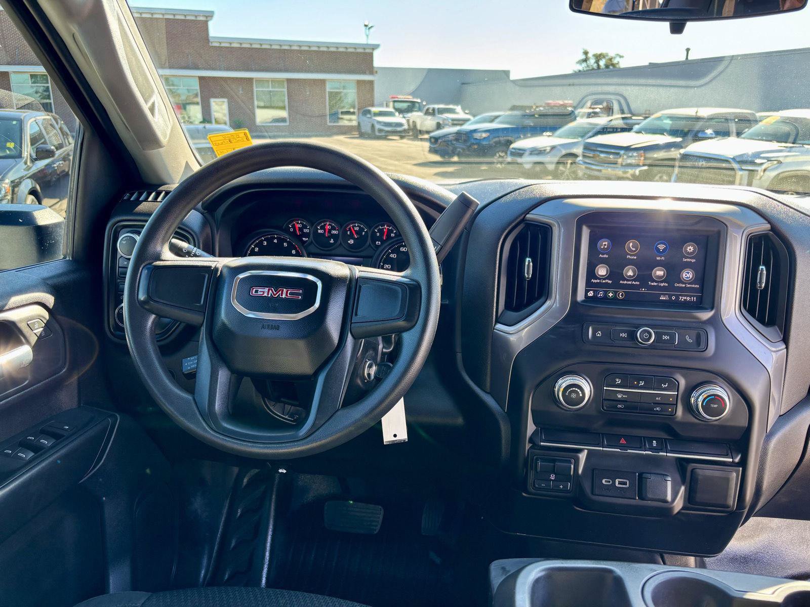 Used 2023 GMC Sierra 2500 Pro AWD/4WD image 3