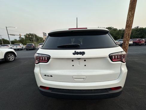 Used 2019 Jeep Compass Sport AWD/4WD image 4