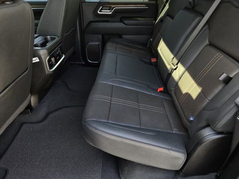 Used 2025 Chevrolet Silverado 3500 High Country w/ Technology Package image 13