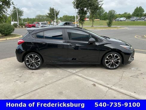 Used 2019 Chevrolet Cruze Diesel w/ Sun And Sound Package FWD image 6