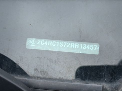 Used 2024 Chrysler Pacifica Select FWD image 2