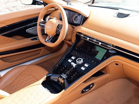 Used 2025 Aston Martin DB12 Volante image 57