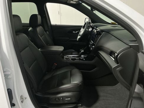 Used 2023 Chevrolet Traverse RS w/ LPO, Floor Liner Package AWD/4WD image 28