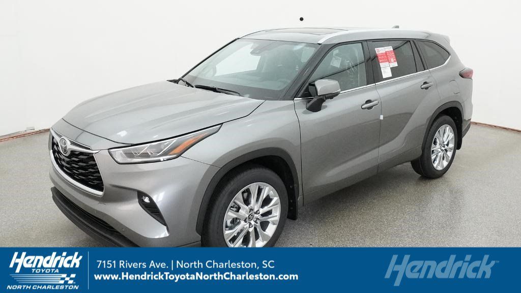 New 2026 Toyota Highlander Limited AWD/4WD image 1