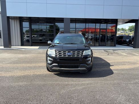 Used 2016 Ford Explorer XLT FWD image 7