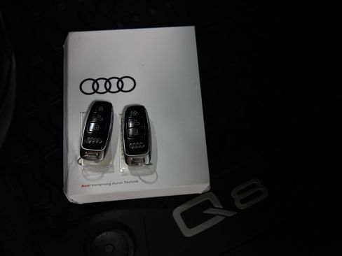 Used 2021 Audi Q8 Premium Plus w/ Premium Plus Package image 44