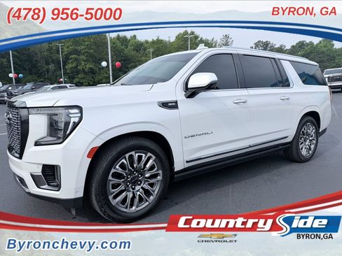 Used 2023 GMC Yukon XL Denali Ultimate w/ LPO, Floor Liner Package AWD/4WD image 1