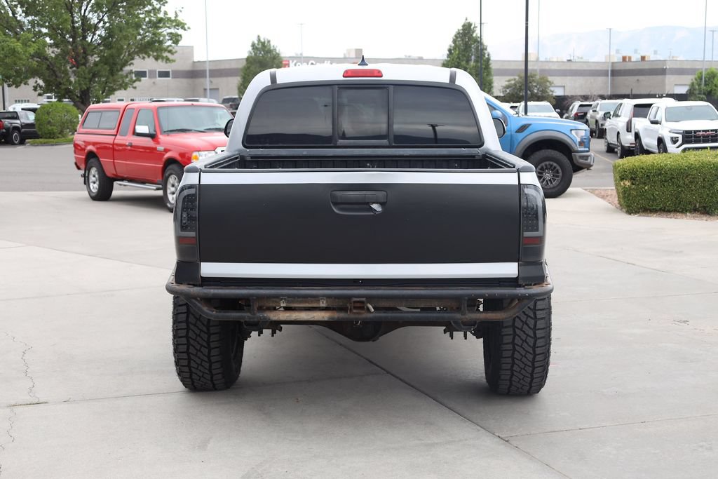 Used 2015 Toyota Tacoma 4x4 Double Cab w/ TRD Off-Road Package image 5