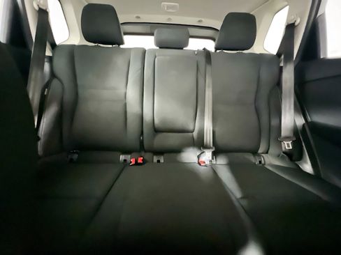 Used 2024 Nissan Rogue S FWD image 33