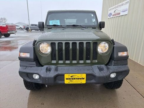 Used 2021 Jeep Wrangler Unlimited Sport AWD/4WD image 3