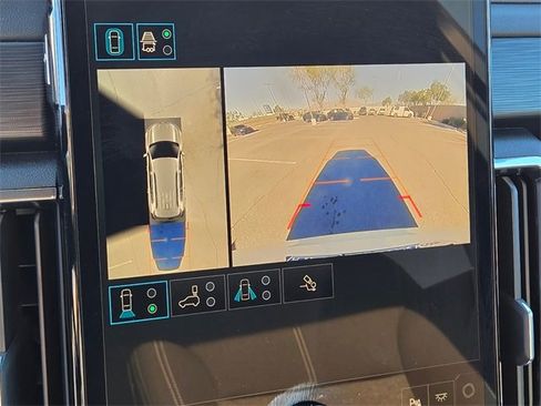 Used 2025 GMC Acadia Elevation image 31