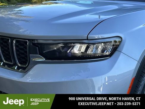 New 2025 Jeep Grand Cherokee Laredo X w/ Luxury Tech Group I image 7