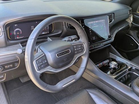Used 2022 Jeep Wagoneer Series III image 10