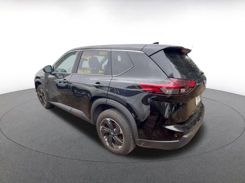 Used 2025 Nissan Rogue SV image 6