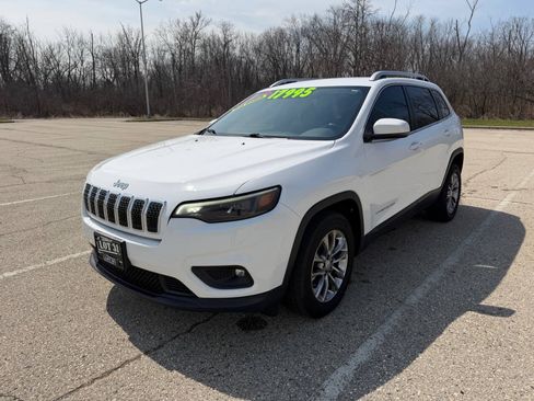 Used 2020 Jeep Cherokee Latitude Plus w/ Cold Weather Group FWD image 4