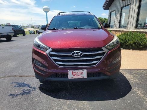 Used 2017 Hyundai Tucson SE w/ SE Popular Package 02 FWD image 3