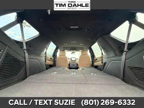 Used 2024 Chevrolet Tahoe Premier AWD/4WD image 17