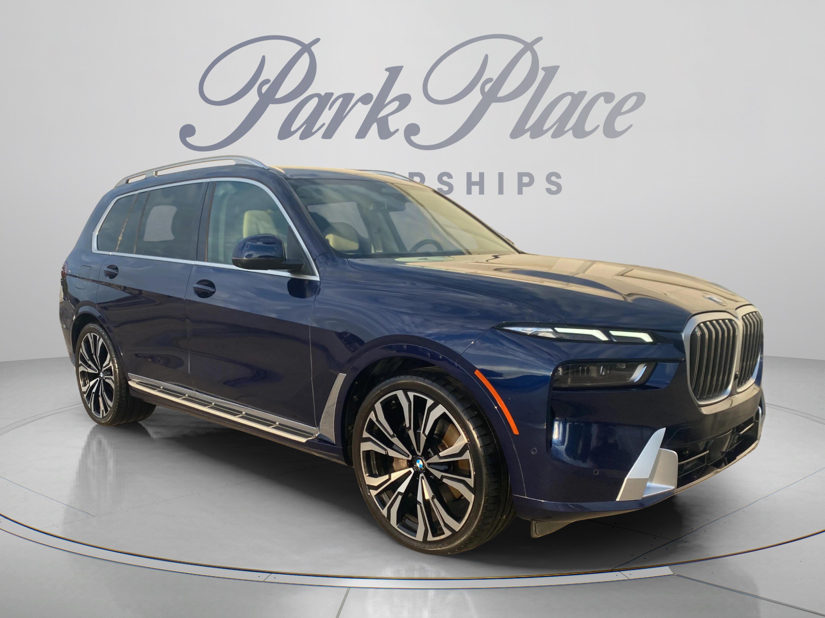 Used 2024 BMW X7 xDrive40i w/ Premium Package AWD/4WD image 8