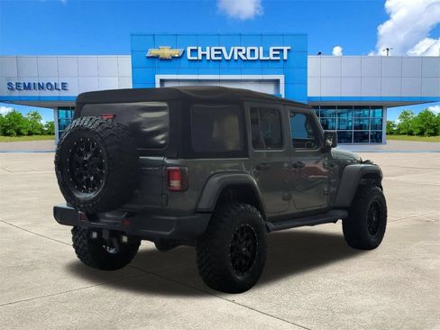 Used 2018 Jeep Wrangler Unlimited Sahara AWD/4WD image 4